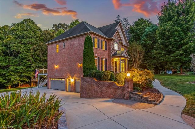1797 Ramhurst Drive, Clemmons, NC 27012