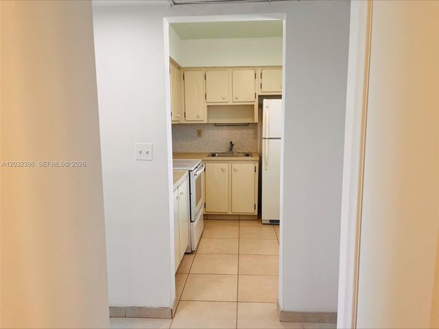 2880 NE 203rd St 28B, Aventura, FL 33180