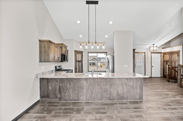 885 Watertown Avenue, Delano, MN 55328