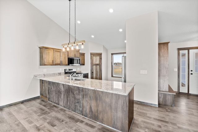 885 Watertown Avenue, Delano, MN 55328