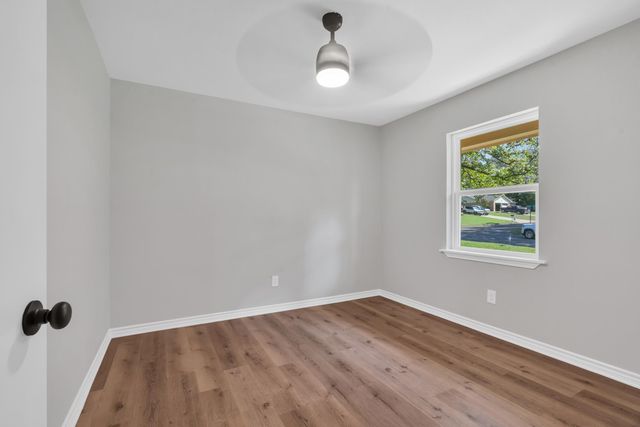 809 Chris Dr, Longview, TX 75605