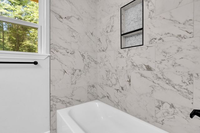 809 Chris Dr, Longview, TX 75605