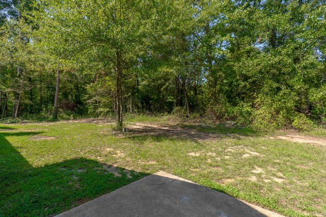 809 Chris Dr, Longview, TX 75605