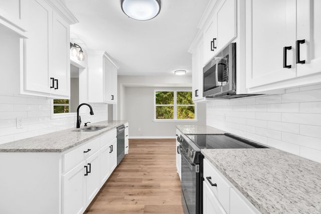 809 Chris Dr, Longview, TX 75605