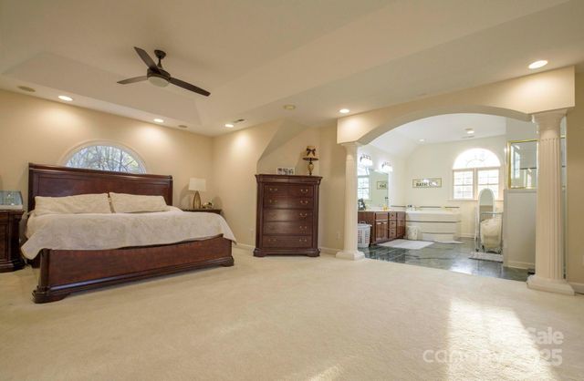 510 SE Stonecroft Court SE 32, Lenoir, NC 28645