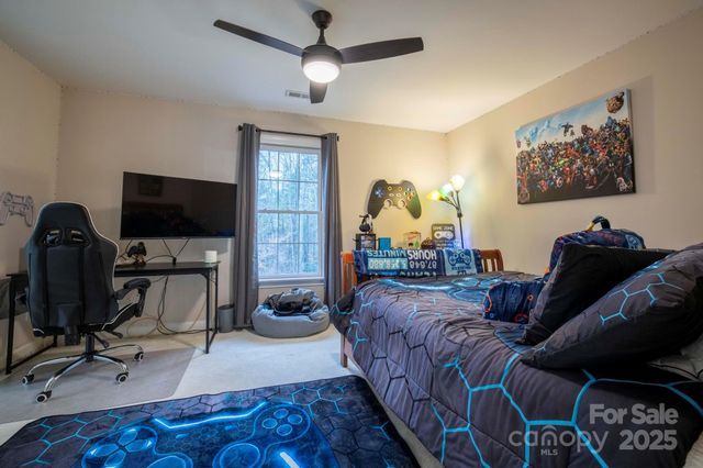 510 SE Stonecroft Court SE 32, Lenoir, NC 28645