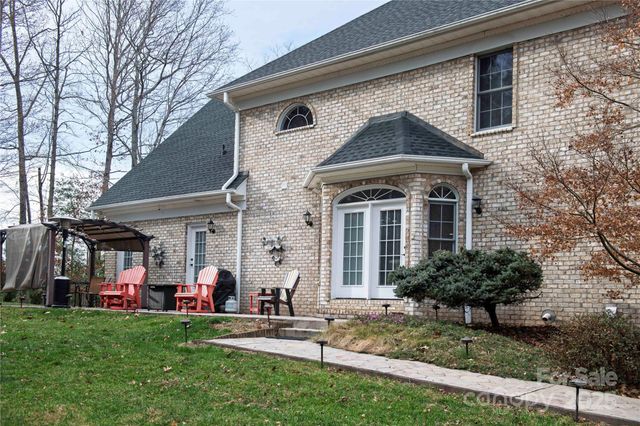 510 SE Stonecroft Court SE 32, Lenoir, NC 28645
