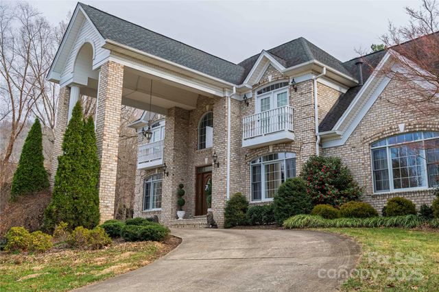 510 SE Stonecroft Court SE 32, Lenoir, NC 28645