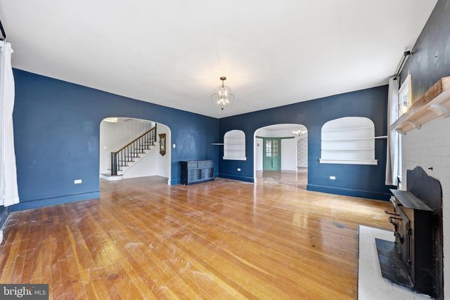 800 W KING, Martinsburg, WV 25401