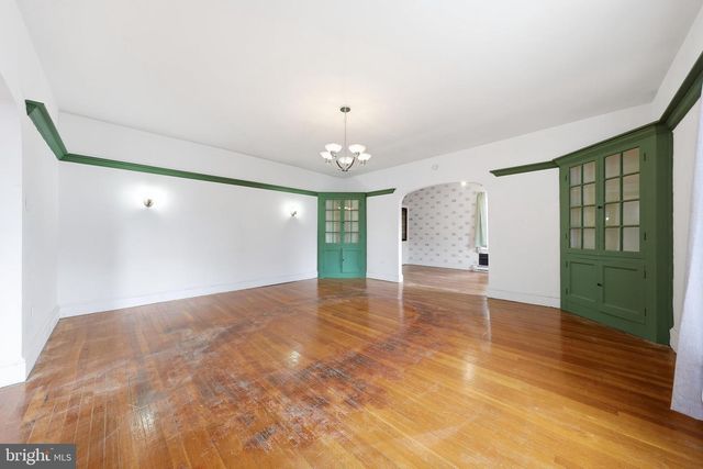 800 W KING, Martinsburg, WV 25401