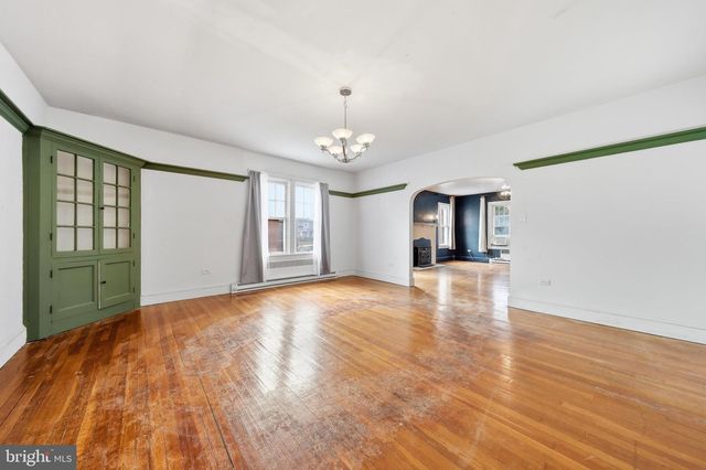 800 W KING, Martinsburg, WV 25401