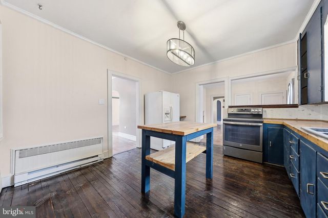 800 W KING, Martinsburg, WV 25401