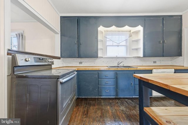 800 W KING, Martinsburg, WV 25401