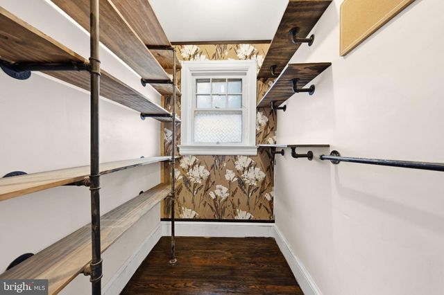 800 W KING, Martinsburg, WV 25401