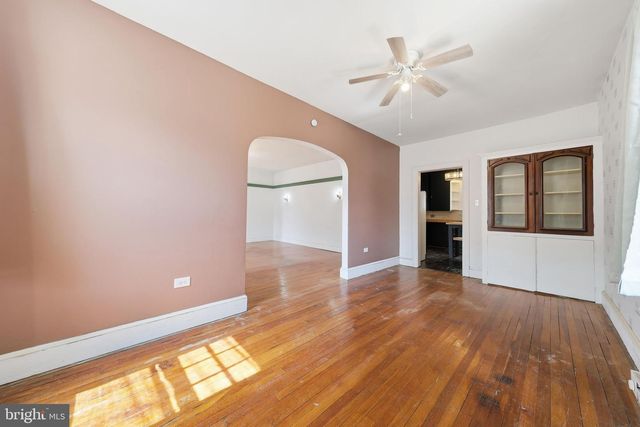 800 W KING, Martinsburg, WV 25401