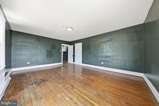 800 W KING, Martinsburg, WV 25401