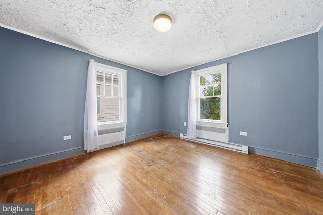 800 W KING, Martinsburg, WV 25401