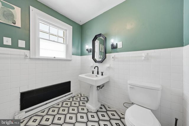 800 W KING, Martinsburg, WV 25401