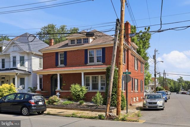 800 W KING, Martinsburg, WV 25401
