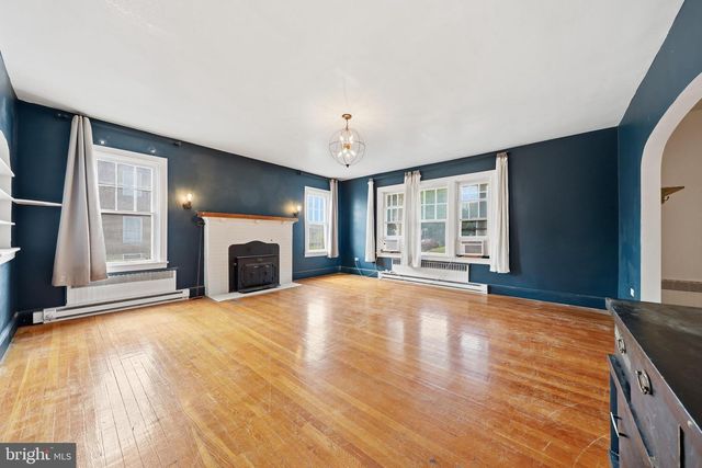 800 W KING, Martinsburg, WV 25401