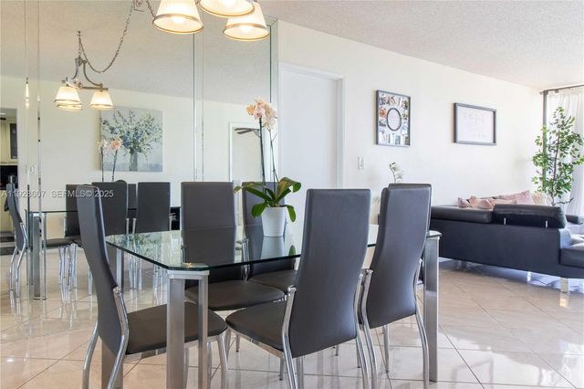 3701 N Country Club Dr 1004, Aventura, FL 33180