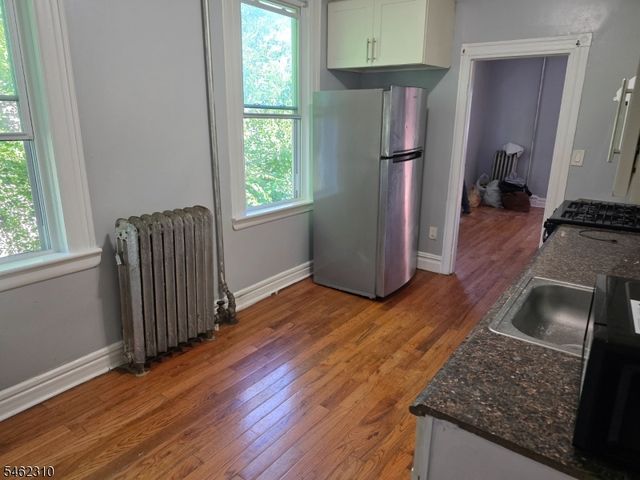 9 S 17Th St, East Orange City, NJ 07018