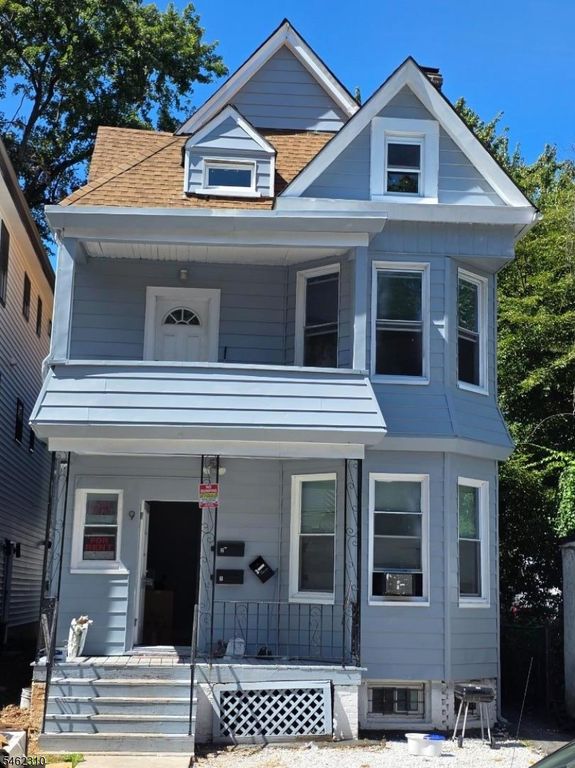 9 S 17Th St, East Orange City, NJ 07018