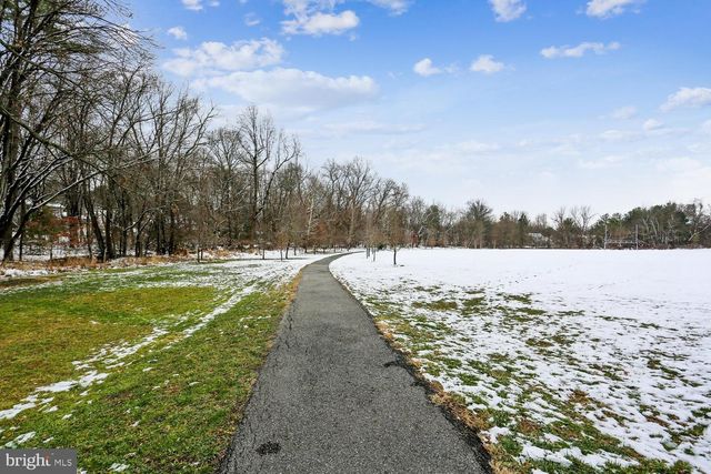 17200 FOUNDERS MILL DR, Rockville, MD 20855