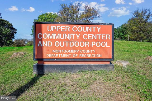 17200 FOUNDERS MILL DR, Rockville, MD 20855