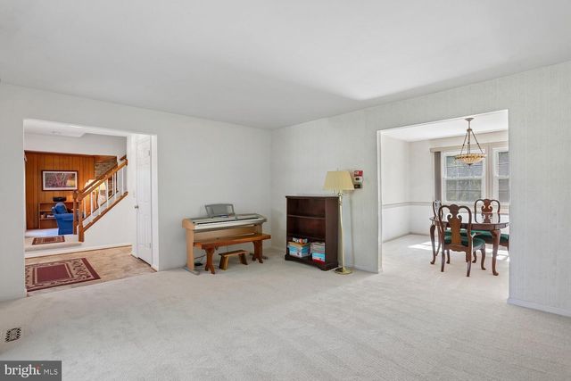 17200 FOUNDERS MILL DR, Rockville, MD 20855