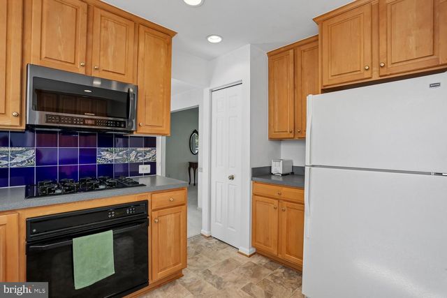 17200 FOUNDERS MILL DR, Rockville, MD 20855