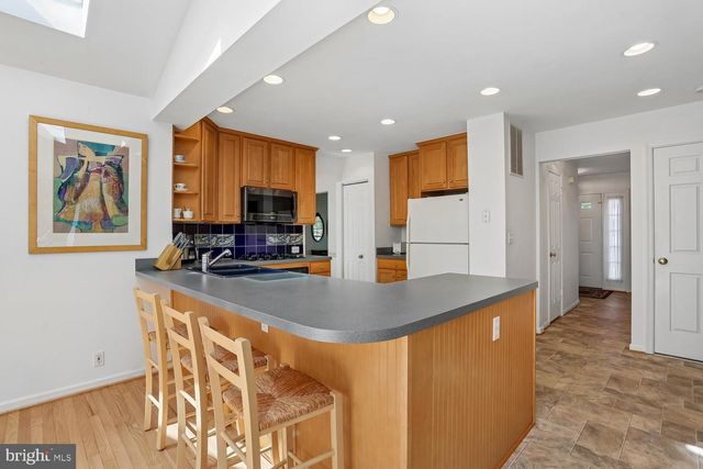 17200 FOUNDERS MILL DR, Rockville, MD 20855