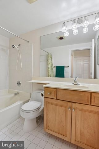 17200 FOUNDERS MILL DR, Rockville, MD 20855