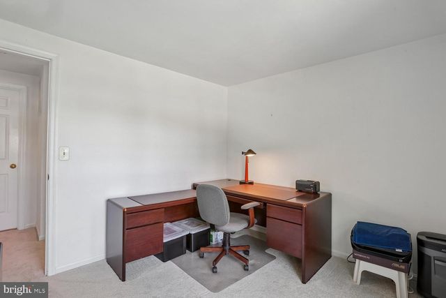 17200 FOUNDERS MILL DR, Rockville, MD 20855