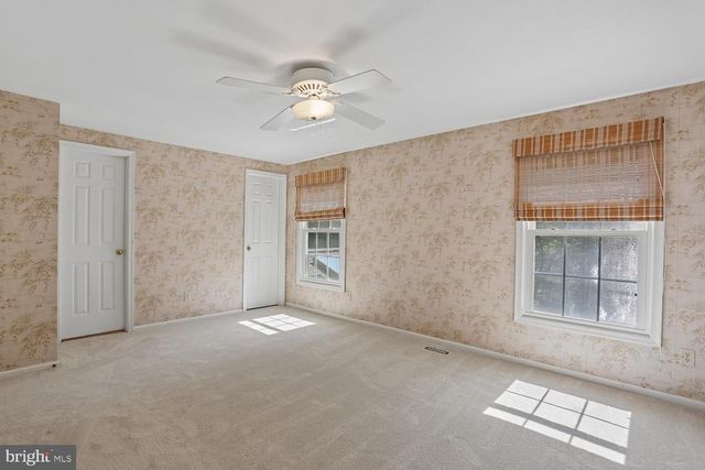 17200 FOUNDERS MILL DR, Rockville, MD 20855