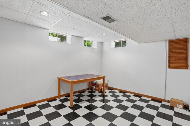 17200 FOUNDERS MILL DR, Rockville, MD 20855