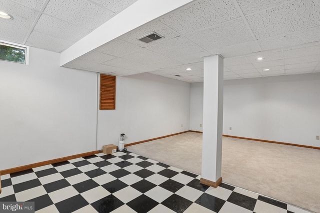 17200 FOUNDERS MILL DR, Rockville, MD 20855