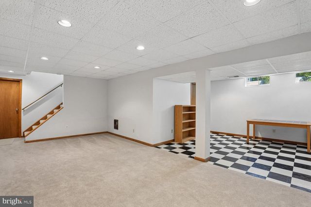 17200 FOUNDERS MILL DR, Rockville, MD 20855