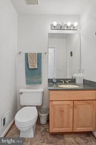 17200 FOUNDERS MILL DR, Rockville, MD 20855
