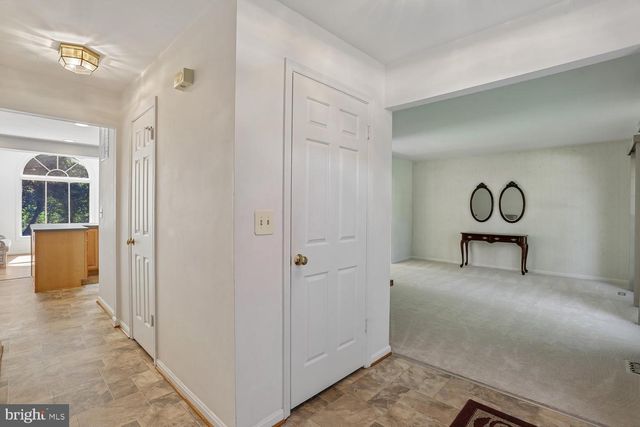 17200 FOUNDERS MILL DR, Rockville, MD 20855
