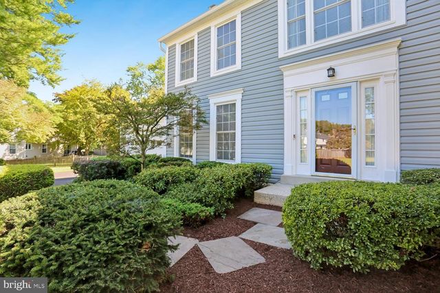 17200 FOUNDERS MILL DR, Rockville, MD 20855