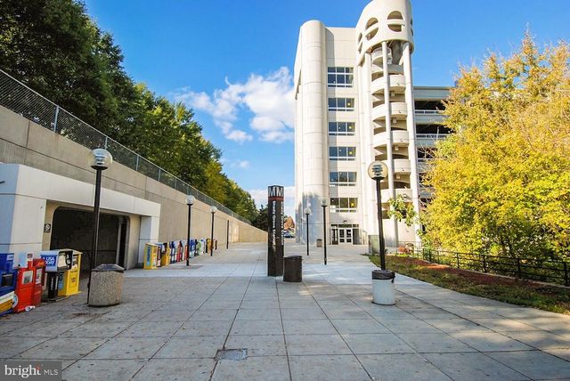 17200 FOUNDERS MILL DR, Rockville, MD 20855