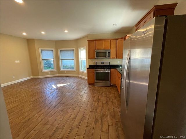 17 Lester Avenue 1, Stonington, CT 06379
