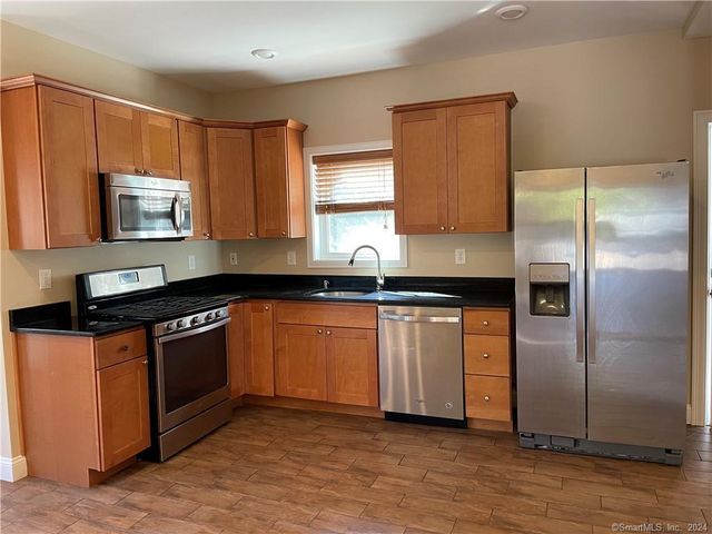 17 Lester Avenue 1, Stonington, CT 06379