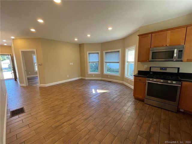 17 Lester Avenue 1, Stonington, CT 06379