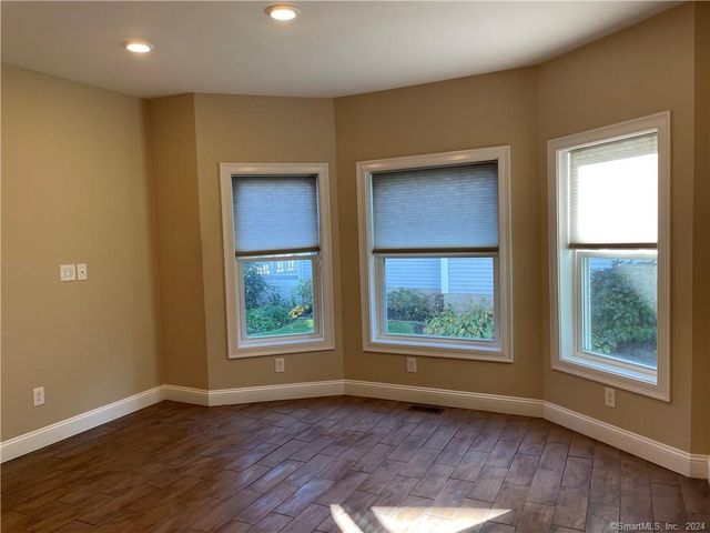 17 Lester Avenue 1, Stonington, CT 06379