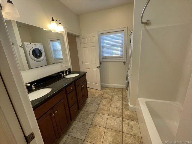 17 Lester Avenue 1, Stonington, CT 06379