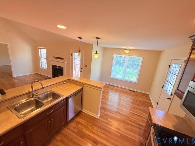 6086 Tara Dr, Sutherland, VA 23885