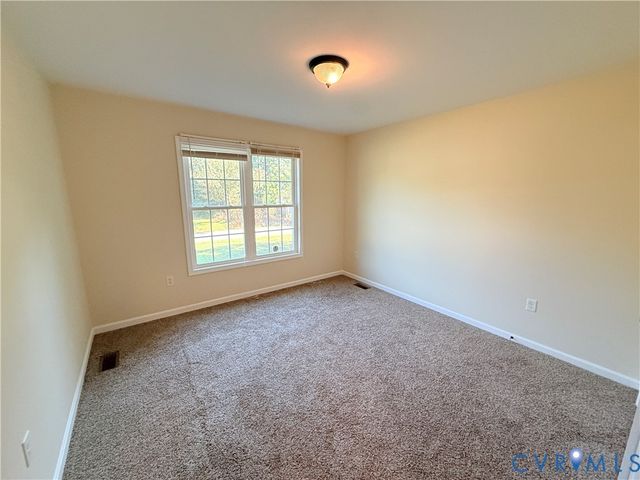6086 Tara Dr, Sutherland, VA 23885