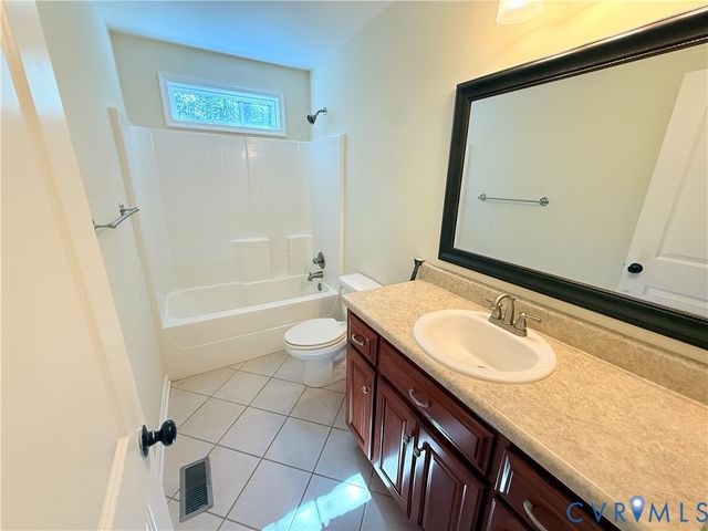 6086 Tara Dr, Sutherland, VA 23885